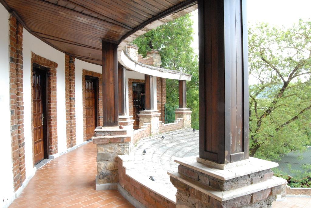 Hotel Livia Ksamil Exterior photo