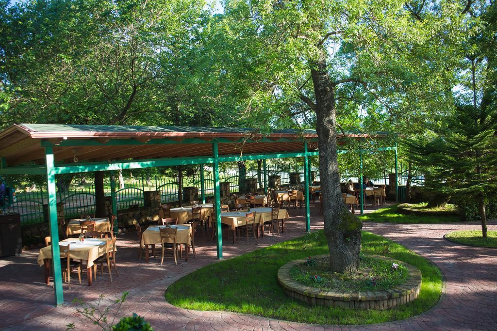 Hotel Livia Ksamil Exterior photo